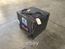CHARGEUR AUTOMATIQUE DE BATTERIE DE CHARIOT ÉLÉVATEUR 36V GENERAL BATTERY 775 AMPÈRES HEURES