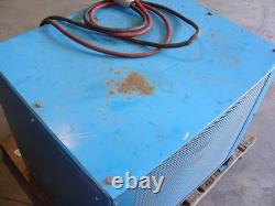 CHARGEUR DE BATTERIE DE CHARIOT ÉLÉVATEUR EXIDE 3000 G3-24-1400B 48 VDC 3 PH 60 Hz