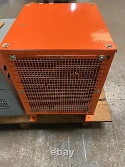 C&d, Fr12ce550m, Chargeur de batterie pour chariot élévateur Ferro Five Fr Ser 12 Cellules 24vdc 95a 1ph