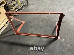 Cadre de support pour chargeur de batterie de chariot élévateur rouge sans matériel