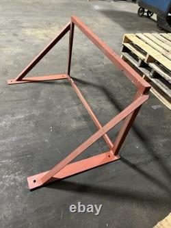 Cadre de support pour chargeur de batterie de chariot élévateur rouge sans matériel