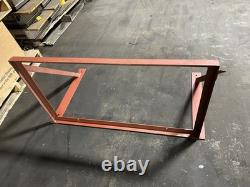 Cadre de support pour chargeur de batterie de chariot élévateur rouge sans matériel