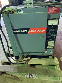 Chargeur De Batterie De Chariot Élévateur Hobart 24v 601-750 Ah 750b1-12 208/240/480
