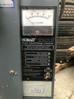 Chargeur De Batterie Fourche Hobart 540c3-18r R Series 36v