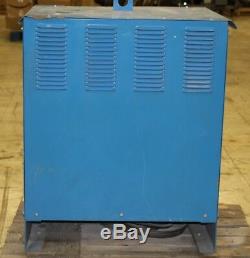 Chargeur De Batterie Pour Chariot Élévateur Triphasé 36v Gould Electrotime Gfc18-900t1 480v