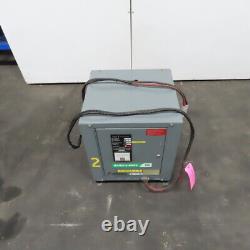 Chargeur de batterie Ametek Prestolite 600H3-12G 24VDC 120A 12 cellules 208-240/480V 3PH