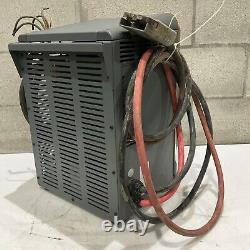 Chargeur de batterie Enersys Ei3-hl-4y Enforcer Impaq pour chariot élévateur L-a 3ph 480v 50/60 Hz