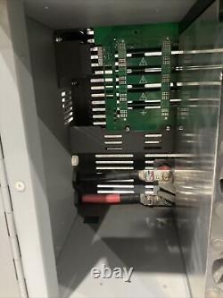 Chargeur de batterie Enersys Ei3-hl-4y Enforcer Impaq pour chariot élévateur L-a 3ph 480v 50/60 Hz