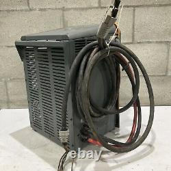 Chargeur de batterie Enersys Ei3-hl-4ye Enforcer Impaq pour chariot élévateur L-a 3ph 480v 50/60 Hz