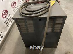 Chargeur de batterie Exide Yuasa W3-12-865 24V pour chariot élévateur / transpalette 480V 865AH