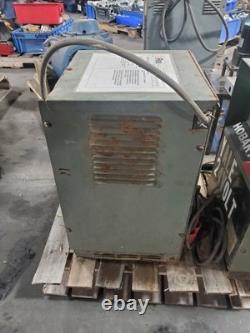 Chargeur de batterie Hobart 225A1-12 12 cellules, 24 volts, N6768-02