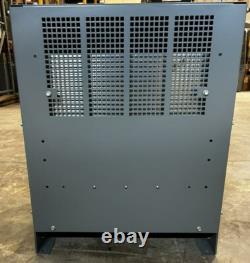 Chargeur de batterie Prestolite Battery-Mate 24V pour chariot élévateur 208/240/480V 3 phases