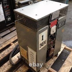 Chargeur de batterie automatique Hertner Model KR18-520 10488-LF 36V 480 Volts 135 Ampères