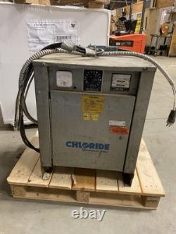 Chargeur de batterie de chariot élévateur, 24 volts, 100 ampères Hyster Yale Crown Raymond