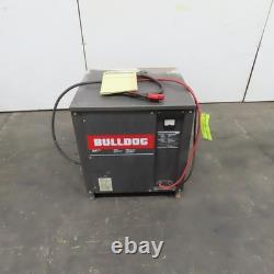 Chargeur de batterie de chariot élévateur Bulldog 12M600C22 24V 120A 12 cellules 240/480V 3PH 600AH