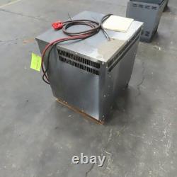 Chargeur de batterie de chariot élévateur Bulldog 12M600C22 24V 120A 12 cellules 240/480V 3PH 600AH