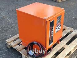 Chargeur de batterie de chariot élévateur CD Technologies 24 Volt, 18,5 Amp, 550 AH FR12CE550