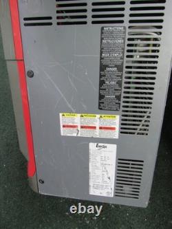 Chargeur de batterie de chariot élévateur EnerSys NI3-JN-4Y