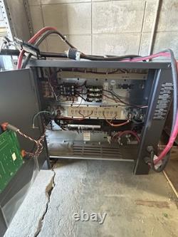 Chargeur de batterie de chariot élévateur Enersys EF3-12-550 EnForcer 24V 3 PH 550 AH