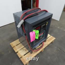 Chargeur de batterie de chariot élévateur Enersys ES1-12-850B EnForcer 24V 208-460V 1Ph 12 cellules