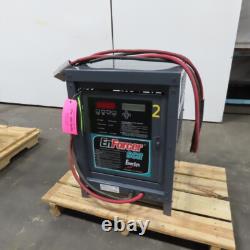 Chargeur de batterie de chariot élévateur Enersys ES1-12-850B EnForcer 24V 208-460V 1Ph 12 cellules