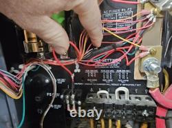 Chargeur de batterie de chariot élévateur Enersys ES1-12-850B EnForcer 24V 208-460V 1Ph 12 cellules