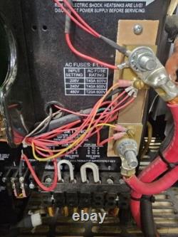 Chargeur de batterie de chariot élévateur Enersys ES1-12-850B EnForcer 24V 208-460V 1Ph 12 cellules