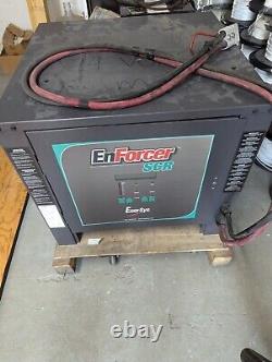 Chargeur de batterie de chariot élévateur Ferro Enersys EnForcer SCR 24V 136A 3 phases ES3-12-850