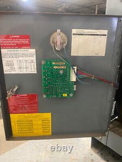 Chargeur de batterie de chariot élévateur Hobart Battery-Mate 24v, Ph 3, 208/240/480