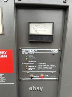 Chargeur de batterie de chariot élévateur Mac 24 volts 12M875C22 180 ampères K-6