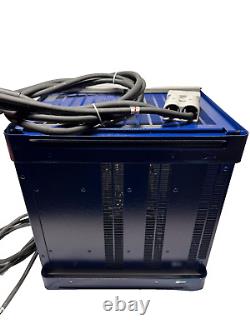 Chargeur de batterie de chariot élévateur TRICOM TRIATHLON 480V 3 Phases EN, 36V @ 110A-750Ah SORTIE