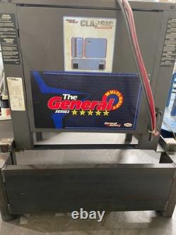 Chargeur de batterie de chariots élévateurs General Battery MC3-12-550B 24V 105A 3 phases