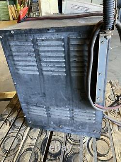 Chargeur de batterie ferro-résonant WorkHorse 80vDC 208/240/480v, 40Y0475X3D