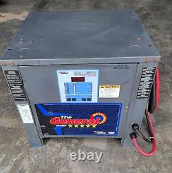 Chargeur de batterie général Mx3-18-1200. 1200 ampères-heures, 18 cellules, 3 phases, 36 volts.