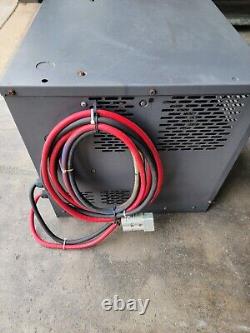 Chargeur de batterie général Mx3-18-1200. 1200 ampères-heures, 18 cellules, 3 phases, 36 volts.