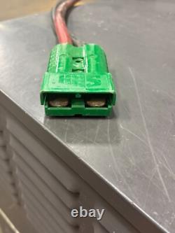 Chargeur de batterie industriel CEN 100 RT-05 3Ø, 36 VDC SORTIE, VAC EN 208/240/480