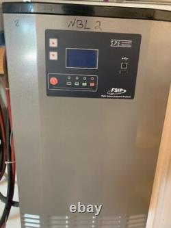 Chargeur de batterie industriel pour chariot élévateur