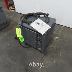 Chargeur de batterie pour chariot élévateur GNB FER10012-750 S1 24V 120A 12 cellules 240/480V 1PH 750AH