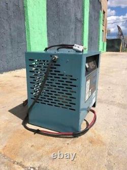 Chargeur de batterie pour chariot élévateur Hertner Auto 1000 modèle TN-12-550 24 volts