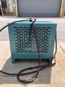 Chargeur de batterie pour chariot élévateur Hertner Auto 1000 modèle TN-12-550 24 volts