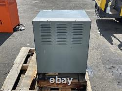 Chargeur de batterie pour chariot élévateur Hobart 24 Volt, 94 Amp, 381/450 AH 450B1-12