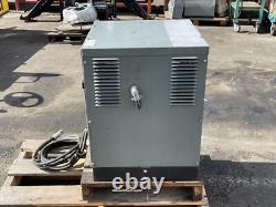 Chargeur de batterie pour chariot élévateur Hobart 24 Volt, 94 Amp, 381/450 AH 450B1-12