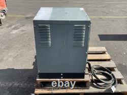 Chargeur de batterie pour chariot élévateur Hobart 24 Volt, 94 Amp, 381/450 AH 450B1-12