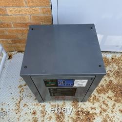 Chargeur de batterie pour chariot élévateur / industriel 24V avec entrée 208/240/480V GNB