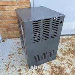 Chargeur de batterie pour chariot élévateur / industriel 24V avec entrée 208/240/480V GNB