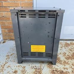 Chargeur de batterie pour chariot élévateur / industriel 24V avec entrée 208/240/480V GNB