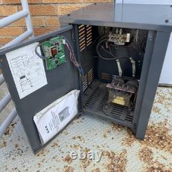 Chargeur de batterie pour chariot élévateur / industriel 24V avec entrée 208/240/480V GNB