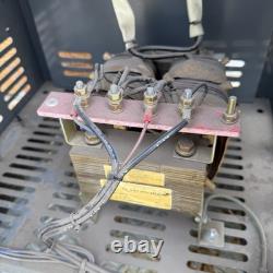 Chargeur de batterie pour chariot élévateur / industriel 24V avec entrée 208/240/480V GNB