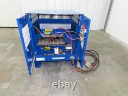 Chargeur de chariot élévateur Crown Battery Powerhouse 24V 510AH 97A 230/460v 3pH