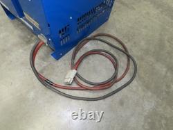 Chargeur de chariot élévateur Crown Battery Powerhouse 24V 510AH 97A 230/460v 3pH